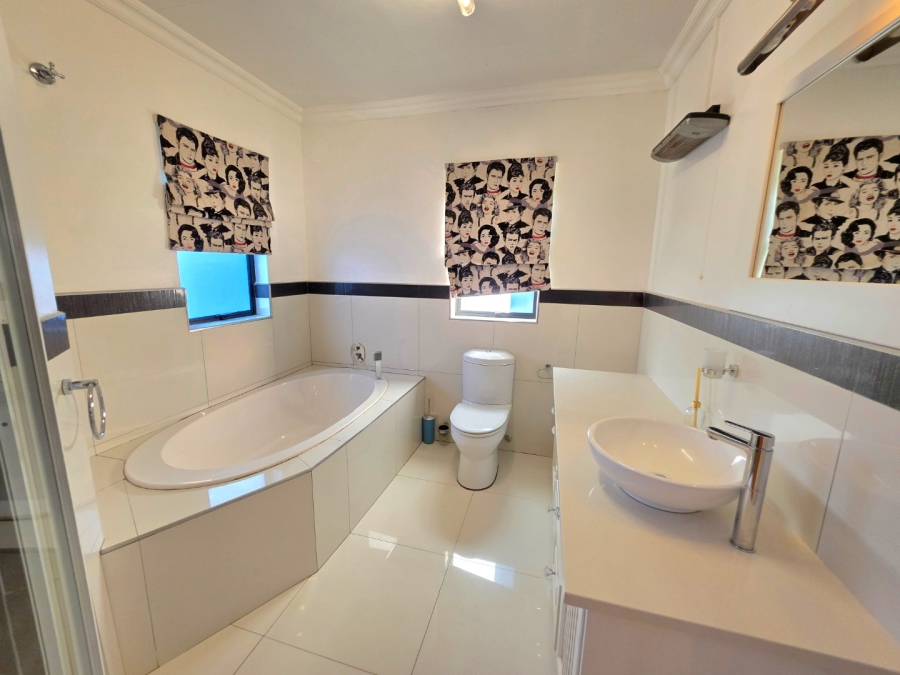 4 Bedroom Property for Sale in Eureka Free State